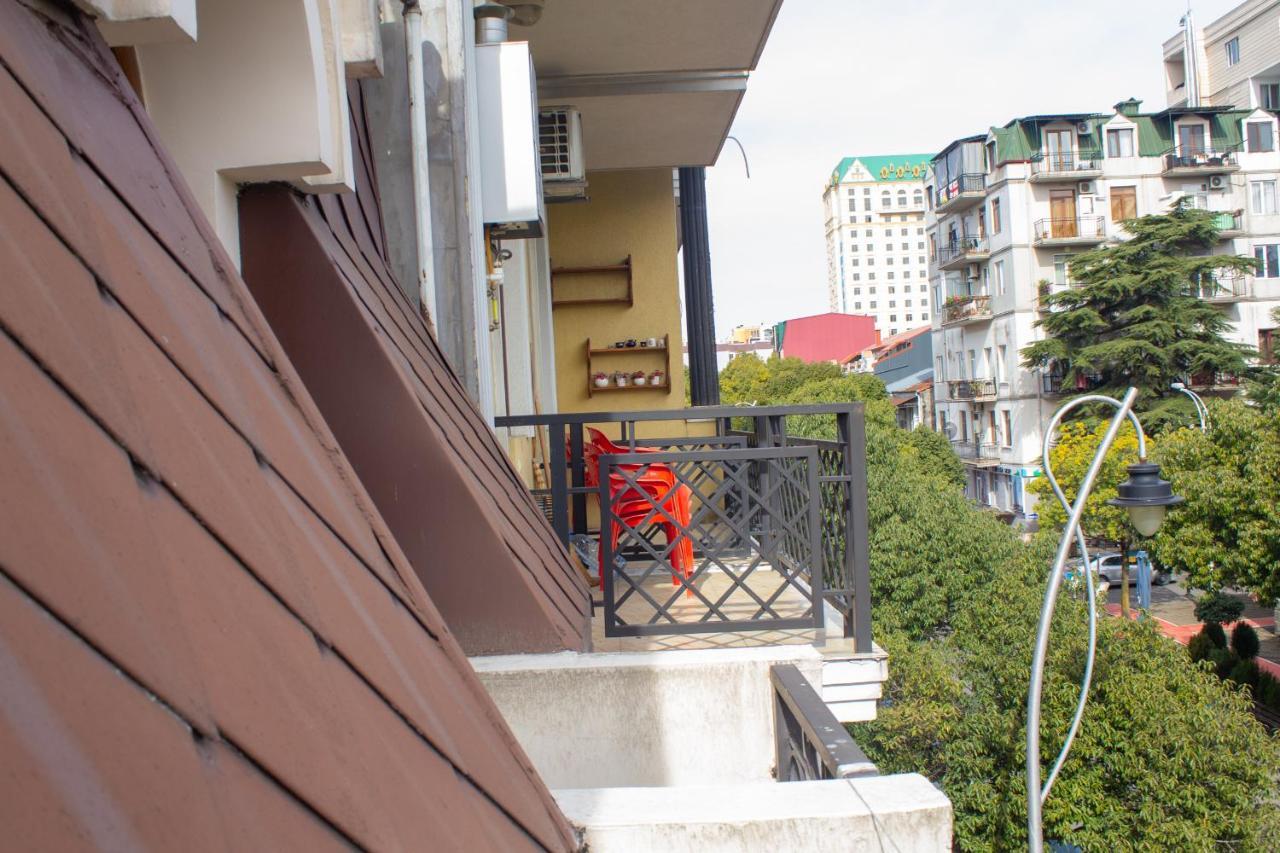 Aparthotel Old City Batumi Exterior photo